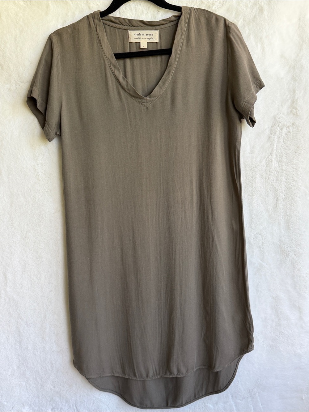 cloth & stone - Anthropologie - Crispin olive V-Neck Short Sleeve dress - S